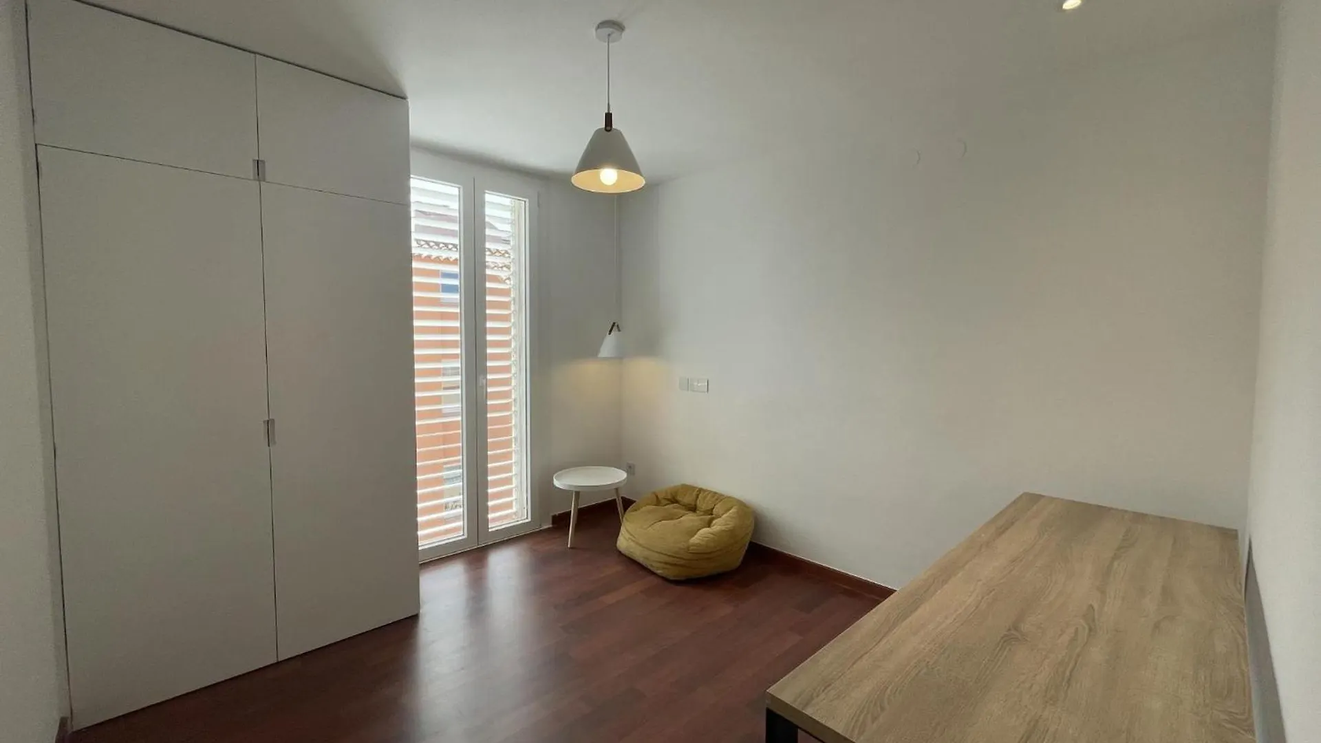 Apartament Cervantes Паламос
