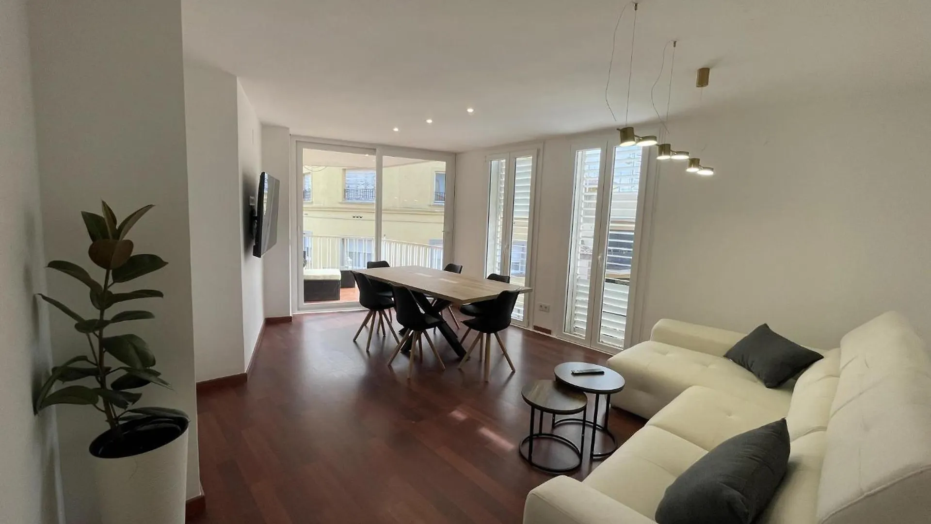 Apartament Cervantes Паламос Испания